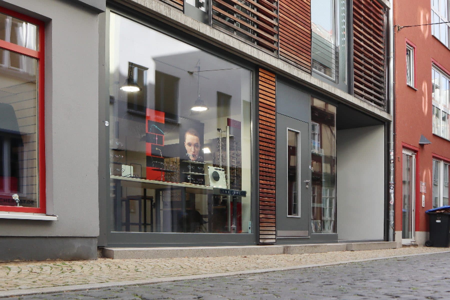 Ladenfront, Weitergasse 10